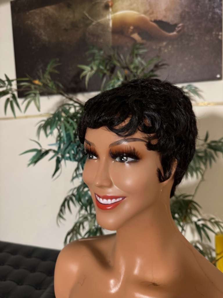 Abena Curly Rixie cut