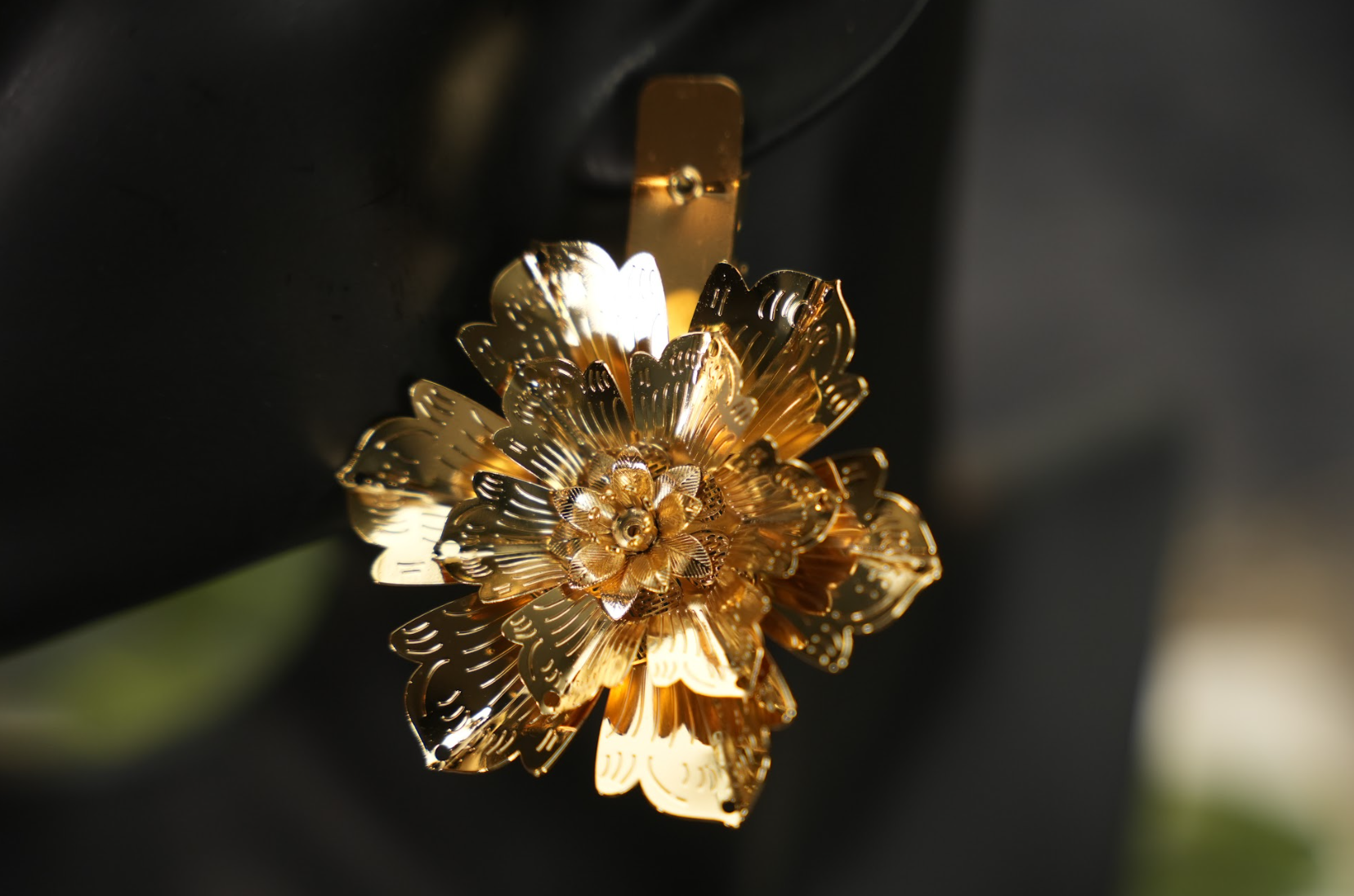 Flora gold earrings