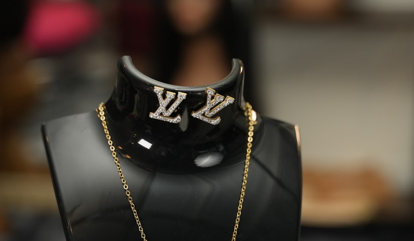 LV alphabet stainless steel earring