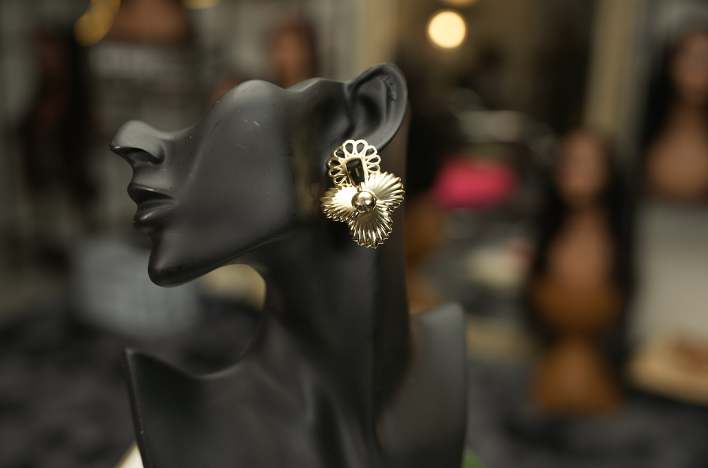 Ataa gold earrings